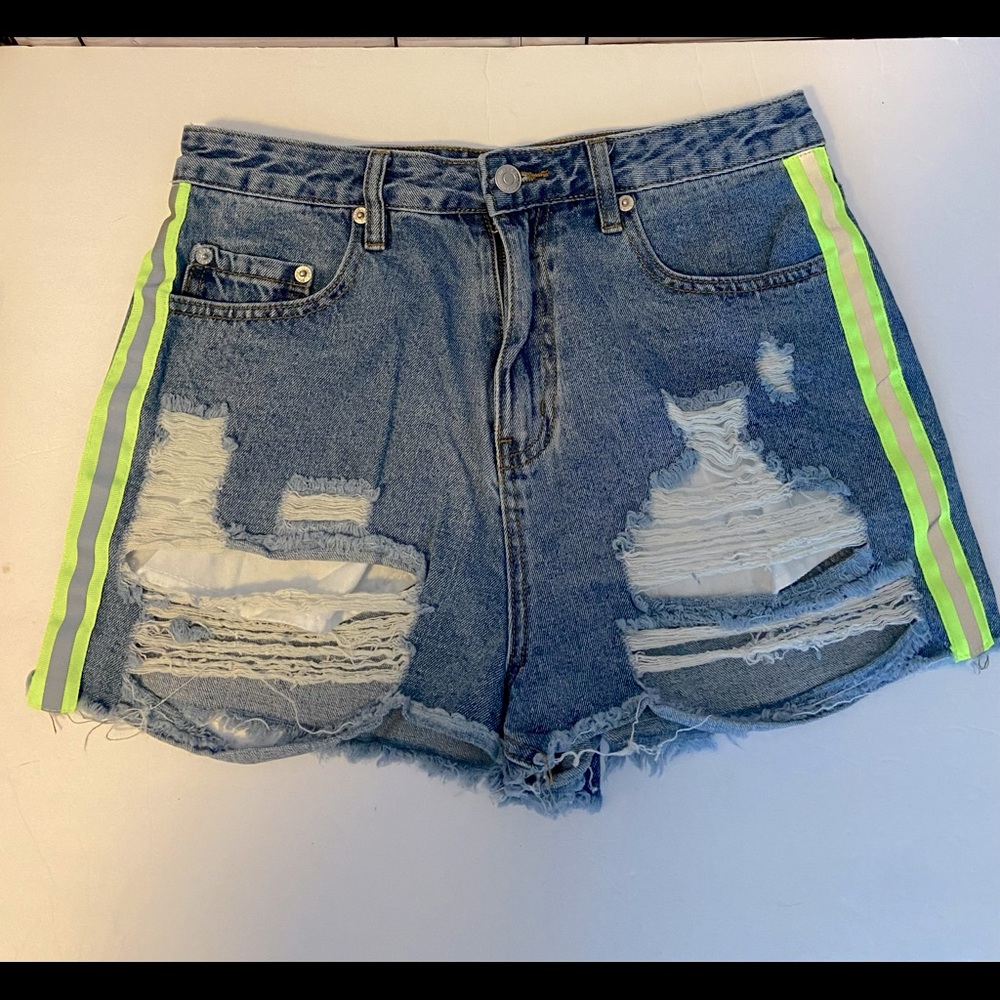 Signature8 Destroyed Highrise Striped Shorts Sz L